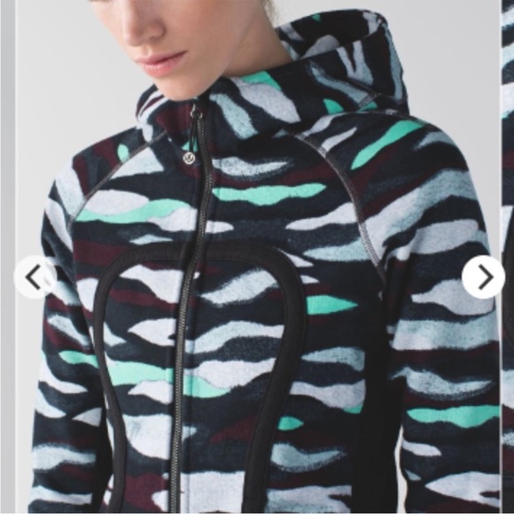 Lululemon Scuba Hoodie - Picture 4 of 4